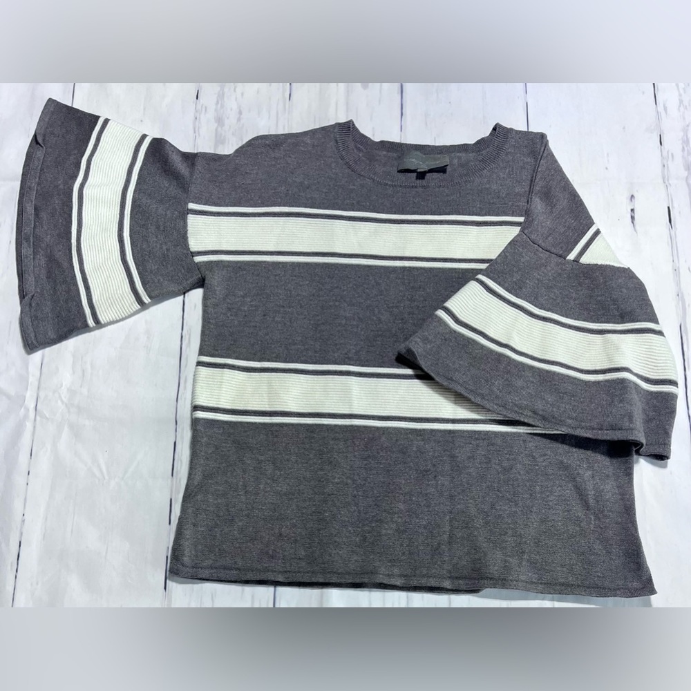 Sunday in Brooklyn - Bell Sleeves Sweater - Picture 2 of 4